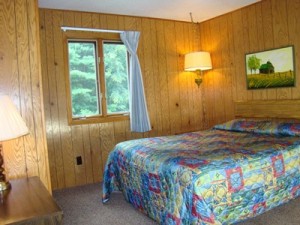 2BR Chalet Bedroom with Queen Bed s         